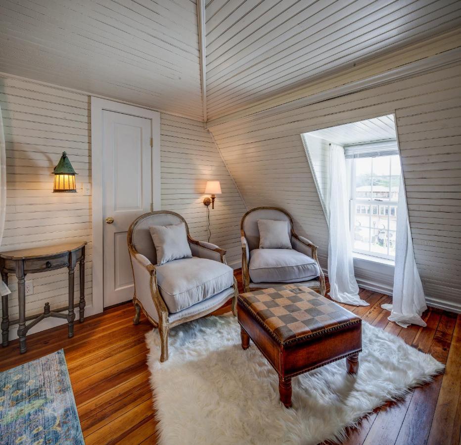 Fairytale Loft Suite 1 Bed, 1 Bath Luxury Apartment In Downtown Belmont Charlottesville Esterno foto
