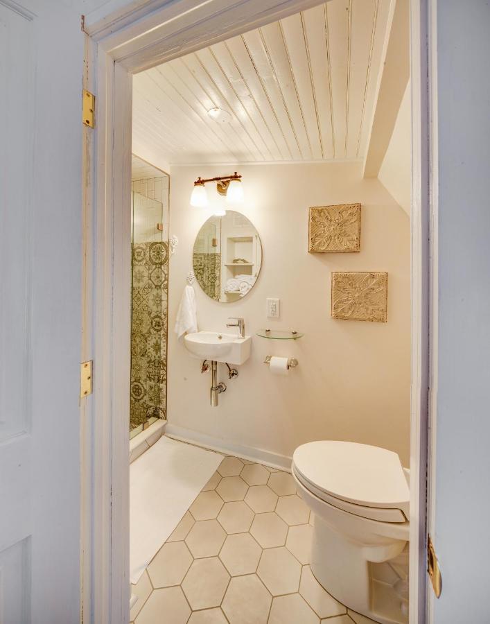 Fairytale Loft Suite 1 Bed, 1 Bath Luxury Apartment In Downtown Belmont Charlottesville Esterno foto